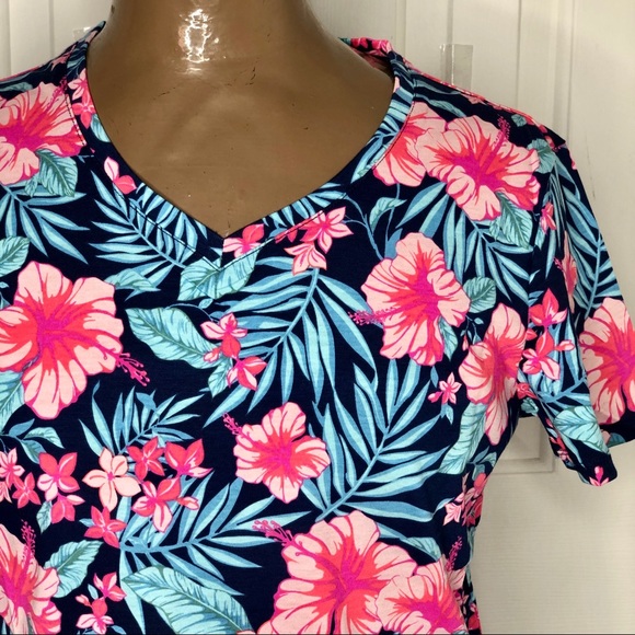 🌵Fresh Produce Island Dreaming V-Neck Tee NWT Med - Picture 3 of 13